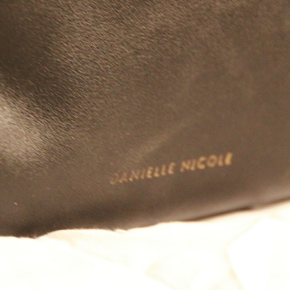 Danielle Nicole Black With Gold Details Bag - image 4